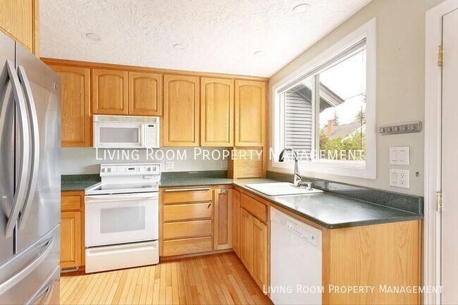 Building Photo - 5927 NE 31st Ave