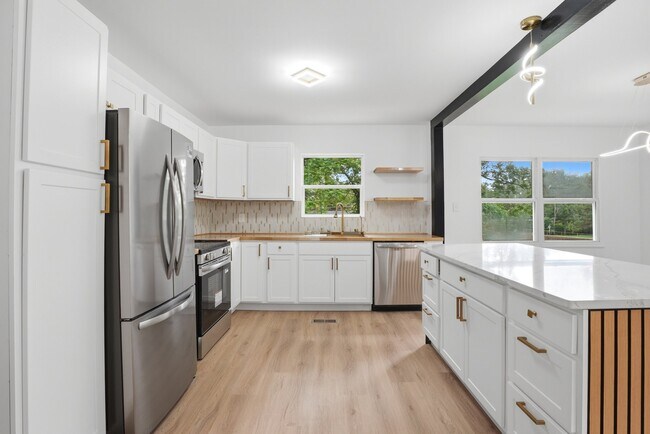Building Photo - 439 N Edgemont Cir NW