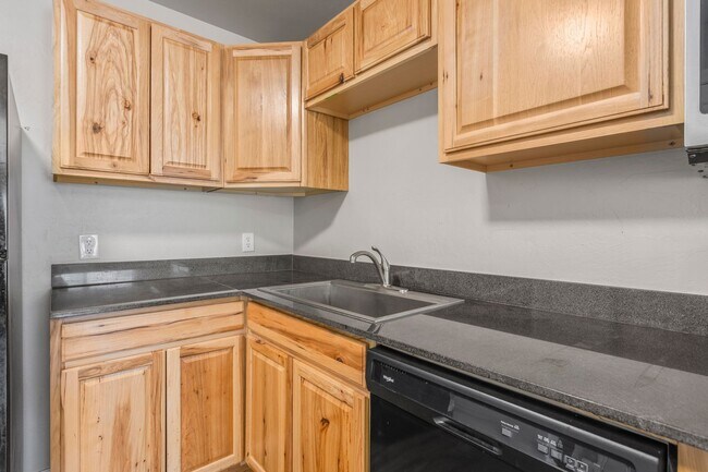 Building Photo - Live/work One Bedroom with Study in Plaza ...