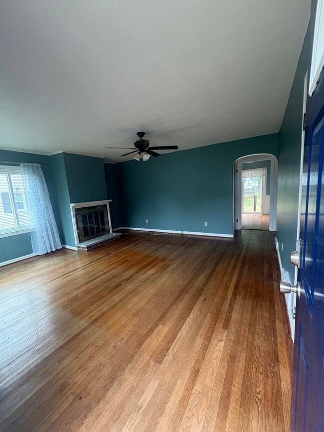 Building Photo - Charming 3-Bed, 1.5 Bath Home in Peaceful ...