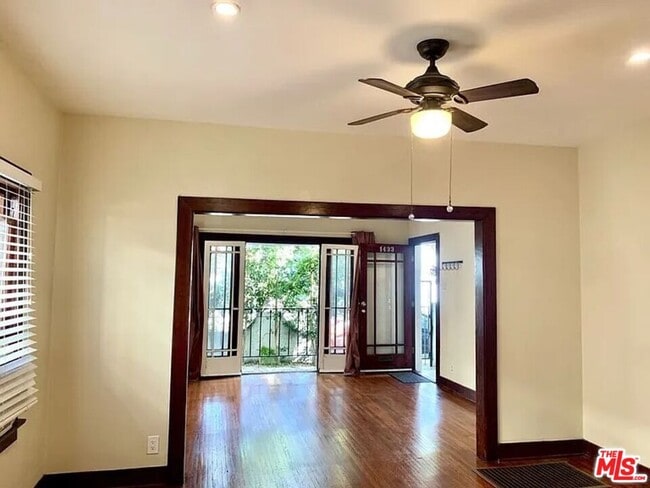 Building Photo - 1433 N Las Palmas Ave