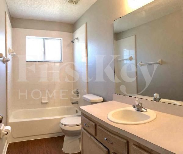 Building Photo - 3267 Chad Bourne Dr