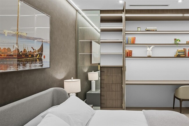 Building Photo - 2301 Collins Ave