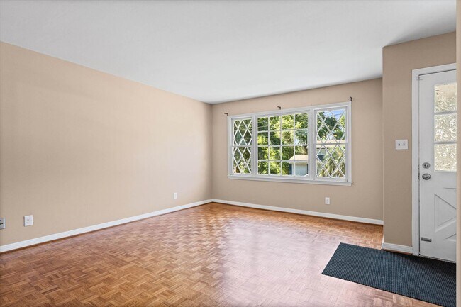 Building Photo - 5516 Brightwood Ln