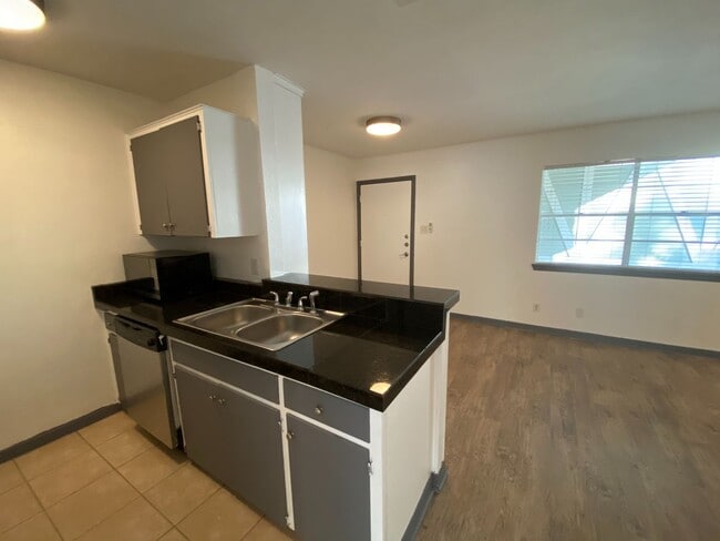 Building Photo - 4306 Avenue A