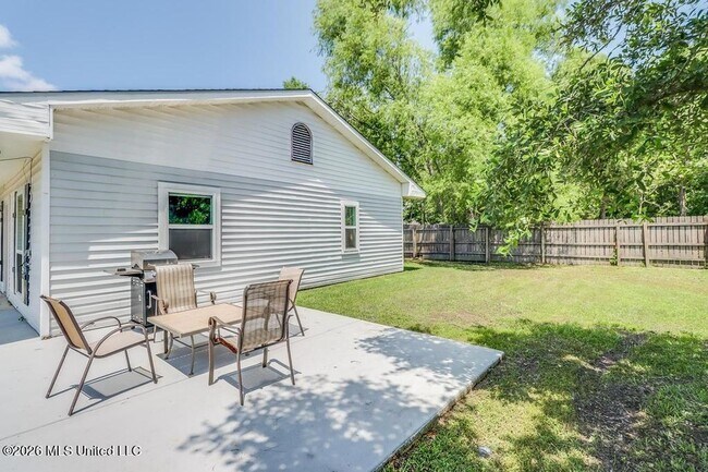Building Photo - 410 Old Spanish Trail