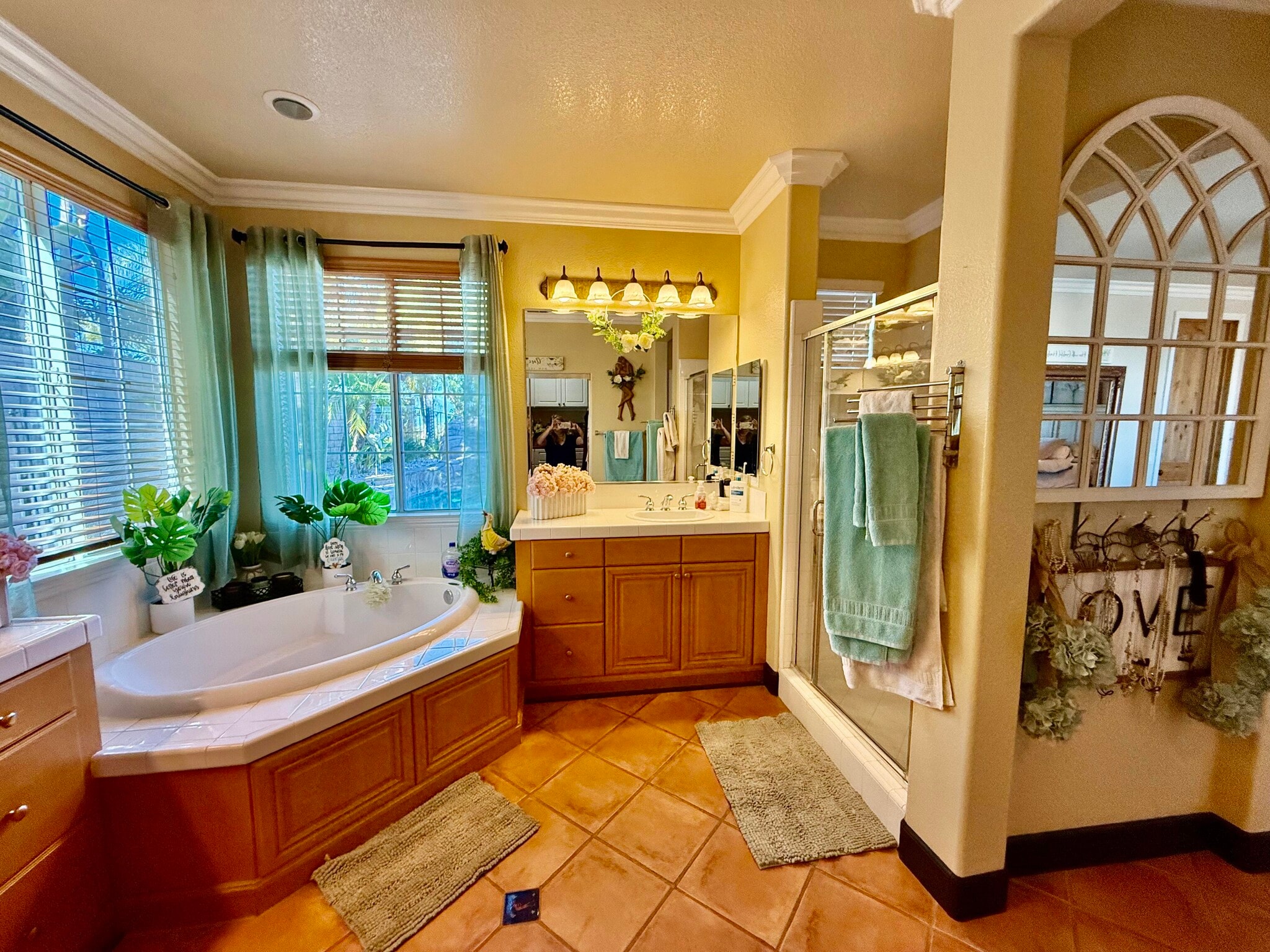 Building Photo - 1485 Clearview Cir