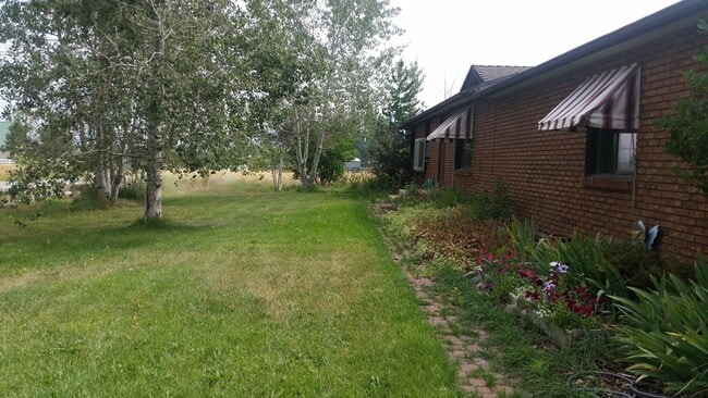 Building Photo - Updated 4 Bedroom Home in Beautiful Eden!