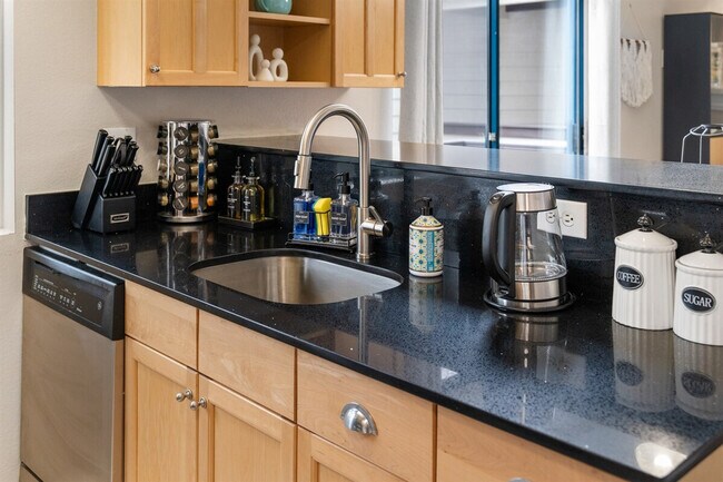 Building Photo - 6380 S Boston St