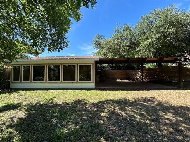 Building Photo - 11701 Rustic Rock Dr