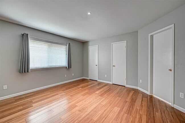 Building Photo - 9466 Coast Bridge St