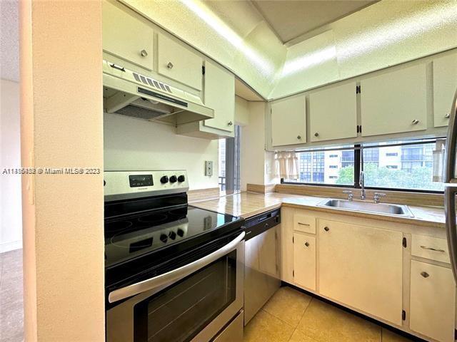 Building Photo - 17021 N Bay Rd