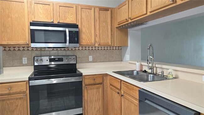 Building Photo - 4638 Sabal Key Dr