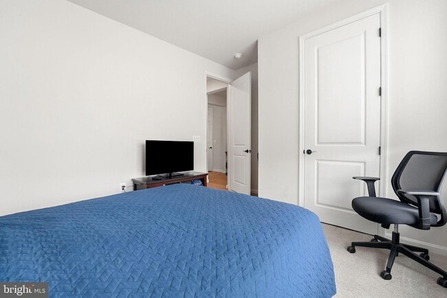 Building Photo - 615 Clover Ln