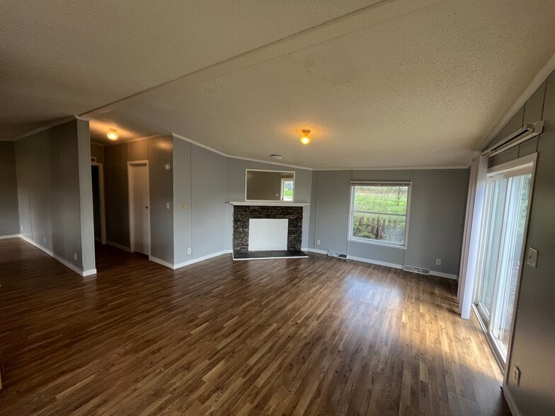 Building Photo - 1802 E Willard St