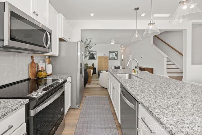 Building Photo - 2348 Layman Dr