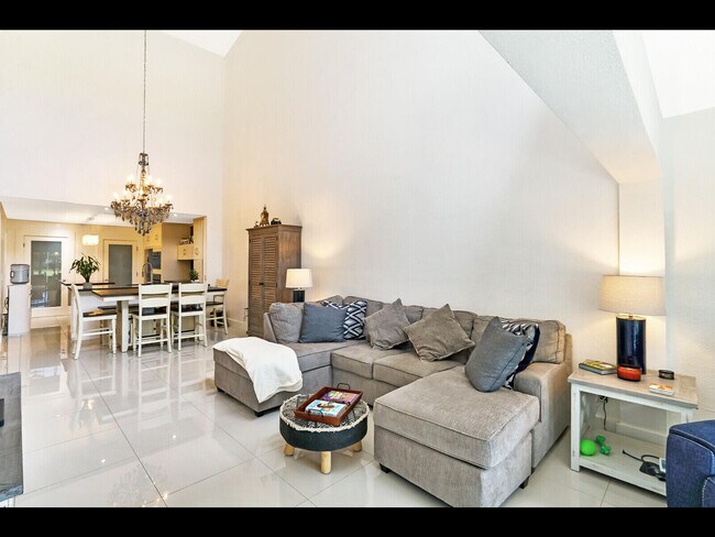 Building Photo - 17052 Boca Club Blvd