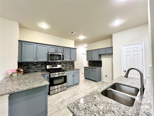 Building Photo - 3301 Bluegrass Dr