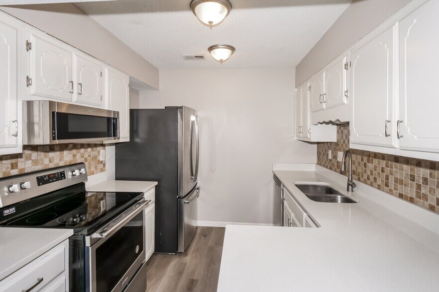 Building Photo - 2106 Charles Bryan Rd