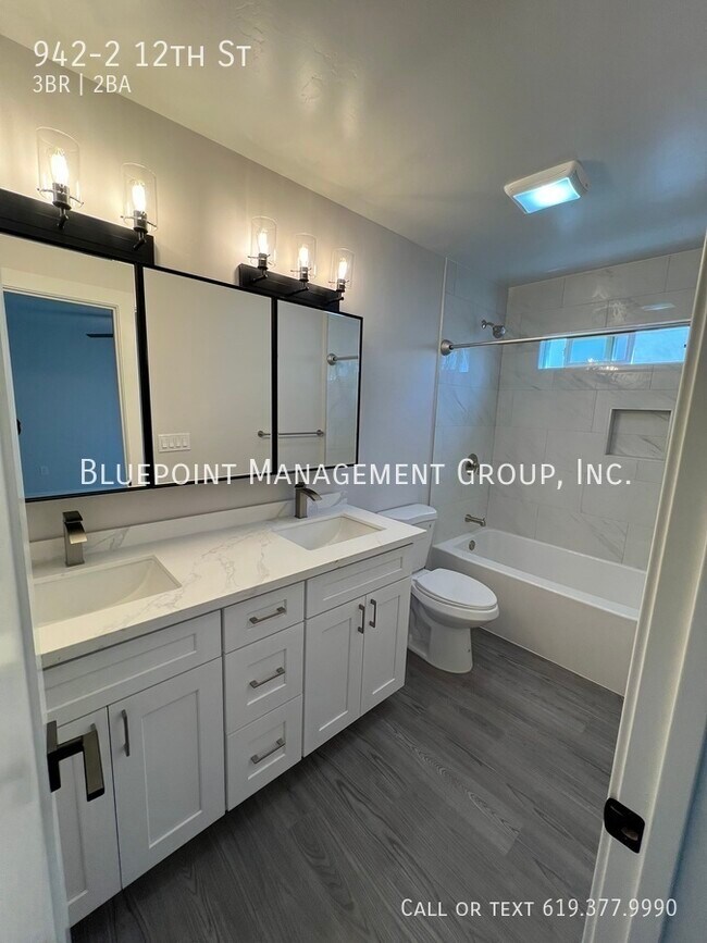 Building Photo - 942 12th St