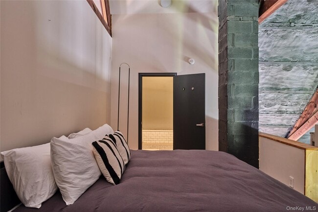 Building Photo - 1883-1213 NY-213