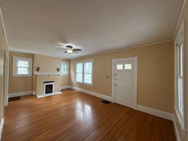 Building Photo - Elizabeth - T.R. Lawing Realty, Inc