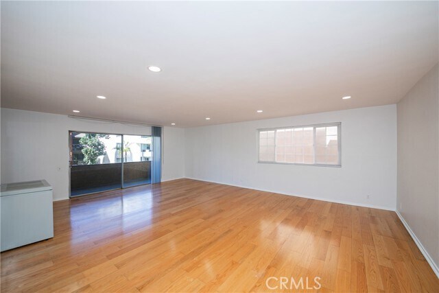 Building Photo - 818 S Lucerne Blvd