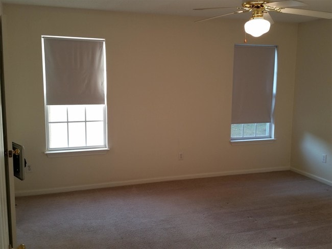 Building Photo - 123 Kingfisher Dr