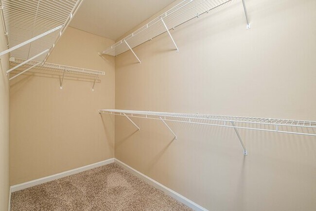 Building Photo - 9675 Rushmore Cir
