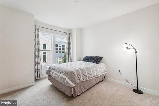 Building Photo - 13358 Sherwood Park Ln