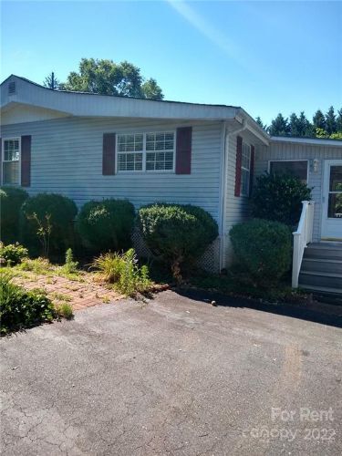 Building Photo - 5585 George Henry Dr