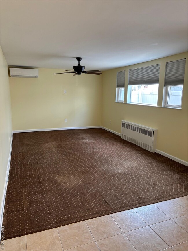 Building Photo - 523 E Harrison St