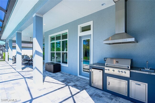 Primary Photo - 14232 Laguna Spgs Ln