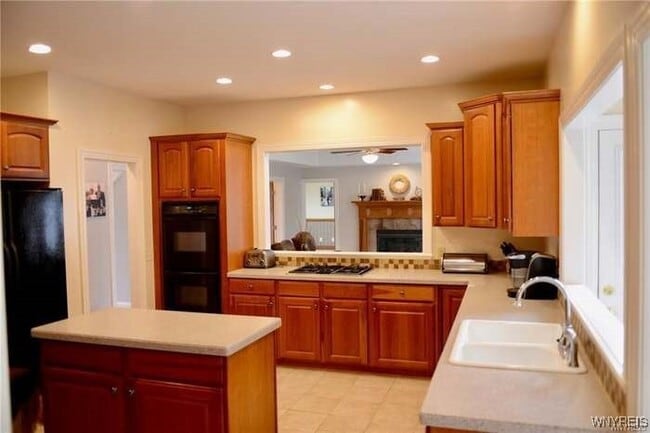 Building Photo - 8350 Manchester Park Dr