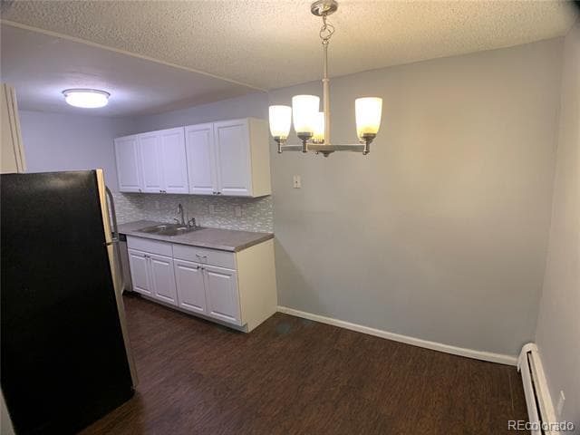 Building Photo - 1400 Golden Cir