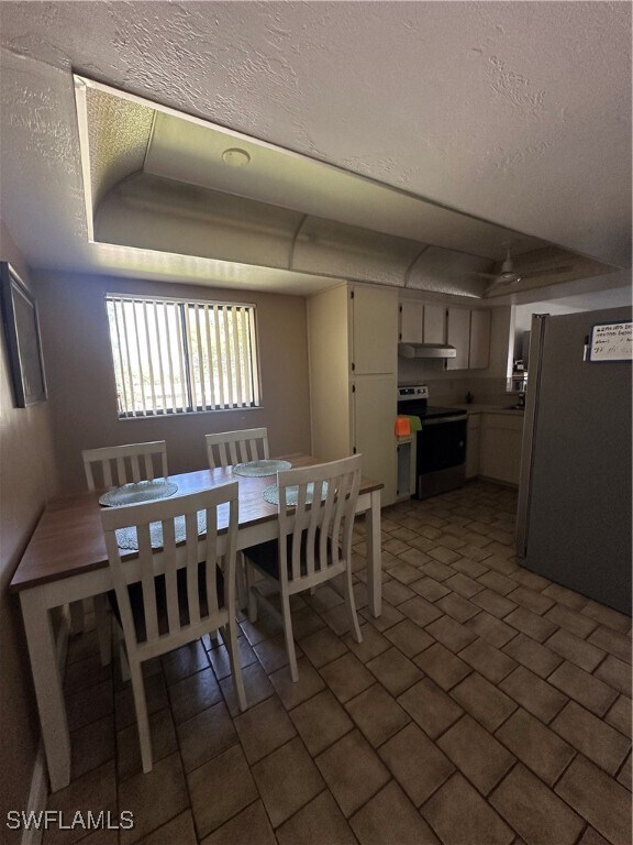Building Photo - 5255 Coronado Pkwy