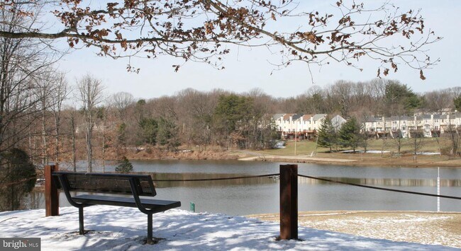 Building Photo - 5900 Cove Landing Rd