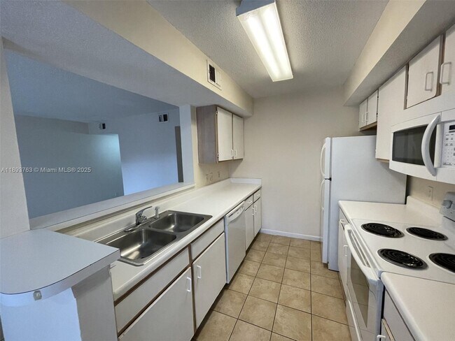 Building Photo - 815 Boynton Beach Blvd