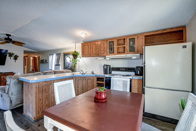 Building Photo - 2477 River Trail Rd