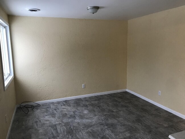 Building Photo - 1280 Conewango Ave
