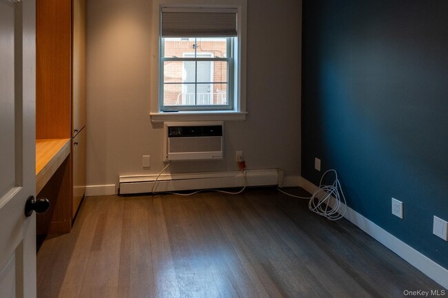 Building Photo - 18-10 121st St