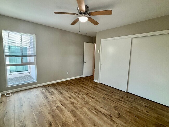 Building Photo - Updated 2 Bed 1.5 Bath Apt. in Coronado