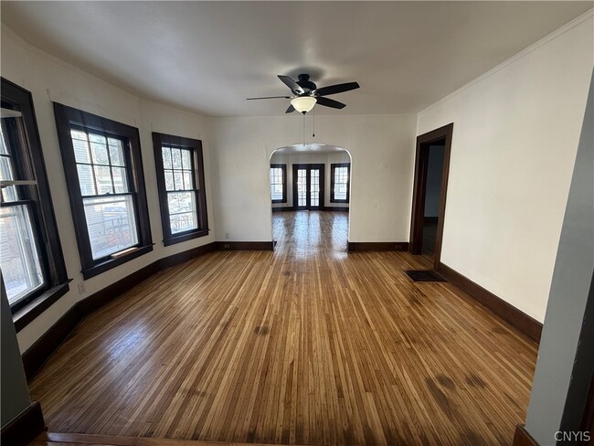 Building Photo - 221 Durston Ave