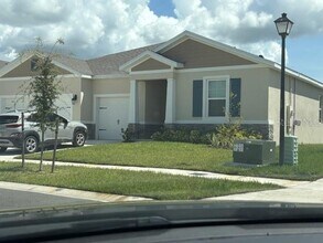 Building Photo - 1817 Walnut Crk Dr