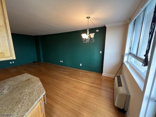 Building Photo - 100 Manhattan Ave