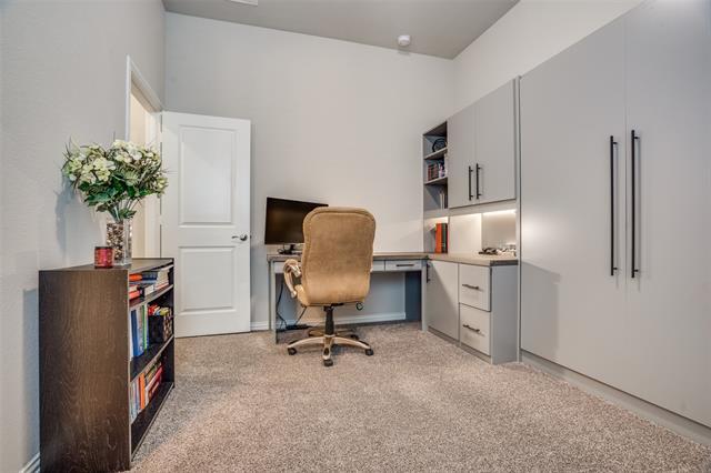 Building Photo - 7915 Sunflower Ln