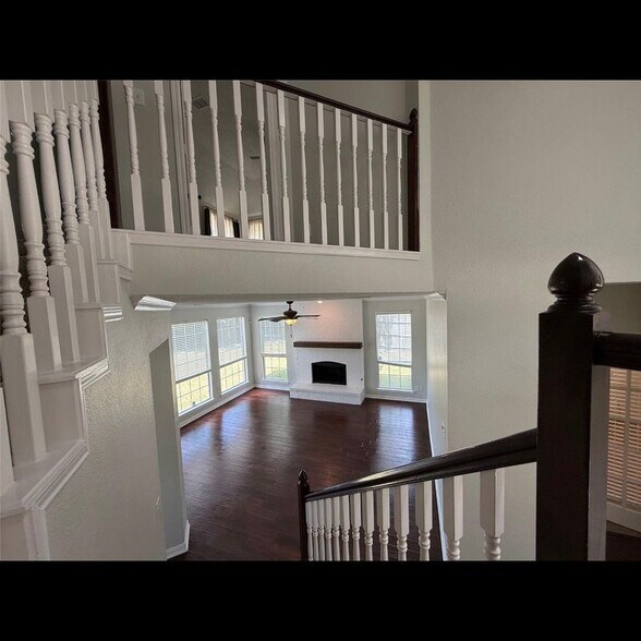 Building Photo - 10700 Jackson Ln