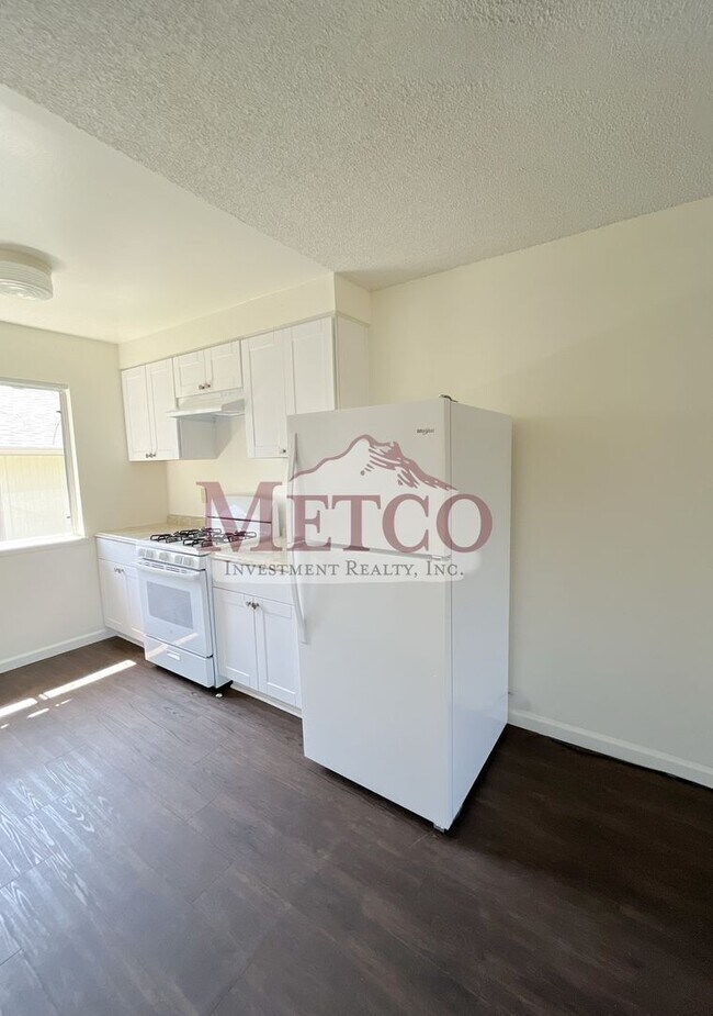 Building Photo - 175 G St