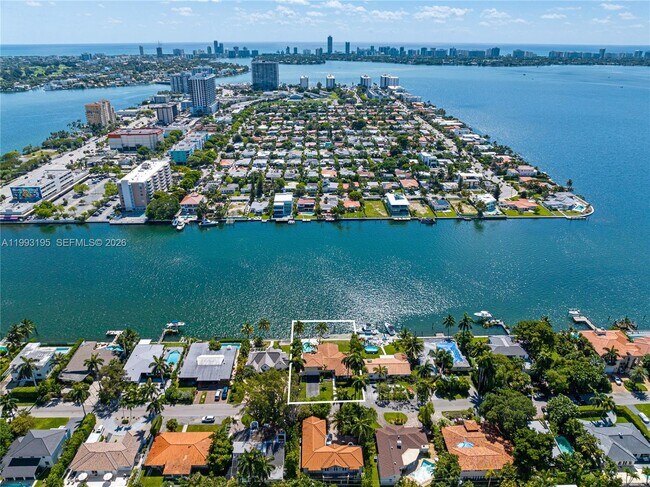 Building Photo - 7531 Beach View Dr