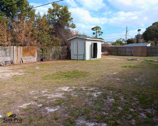 Building Photo - 2735 Fern Palm Dr